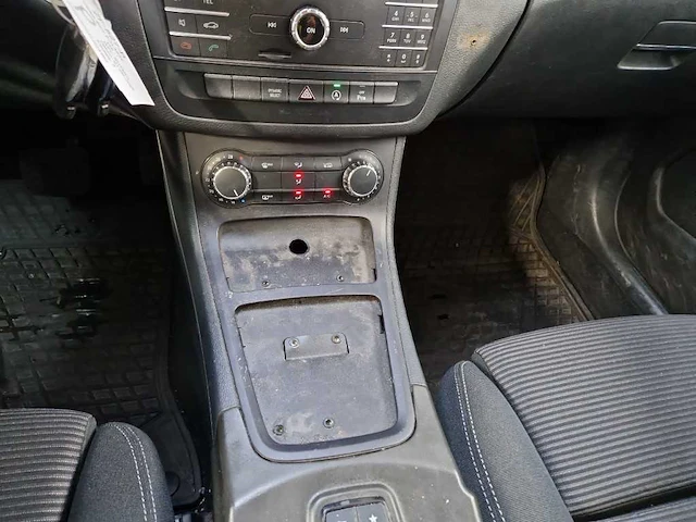 Mercedes benz b-klasse 220 d ambition , zf-527-b - afbeelding 2 van  12