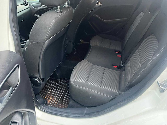 Mercedes benz b-klasse 220 d automaat cruise airco , tt-004-p - afbeelding 16 van  25