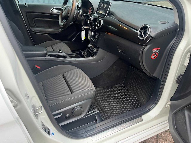 Mercedes benz b-klasse 220 d automaat cruise airco , tt-004-p - afbeelding 18 van  25