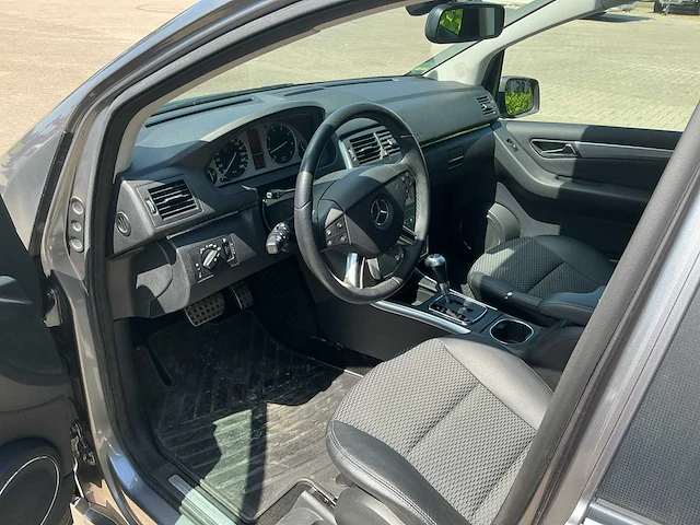 Mercedes-benz b-klasse personenauto - afbeelding 14 van  24