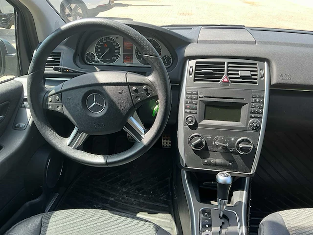 Mercedes-benz b-klasse personenauto - afbeelding 16 van  24
