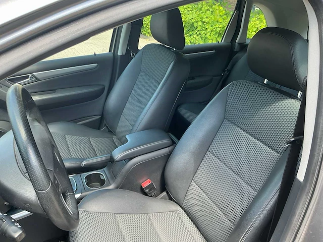 Mercedes-benz b-klasse personenauto - afbeelding 19 van  24