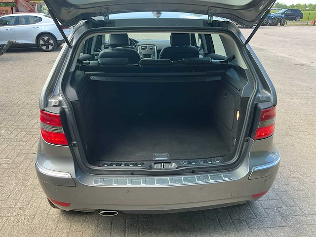 Mercedes-benz b-klasse personenauto - afbeelding 20 van  24