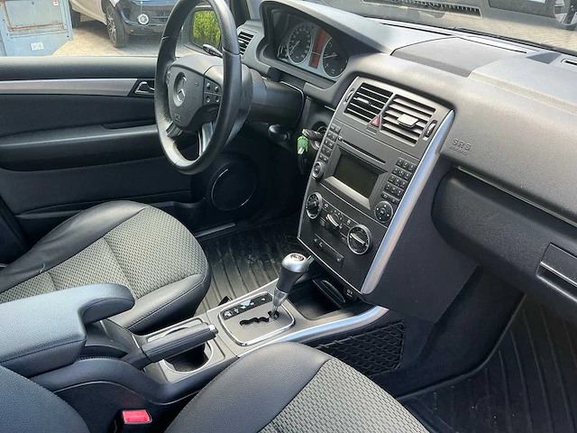 Mercedes-benz b-klasse personenauto - afbeelding 22 van  24