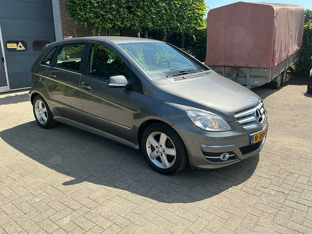 Mercedes-benz b-klasse personenauto - afbeelding 3 van  24