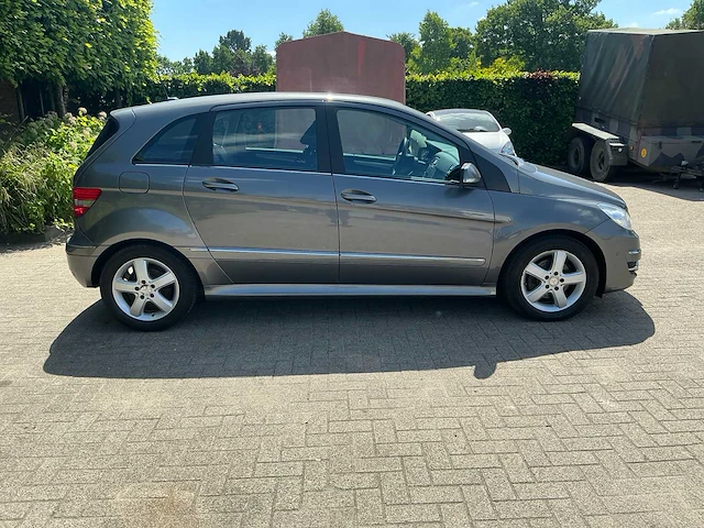 Mercedes-benz b-klasse personenauto - afbeelding 4 van  24