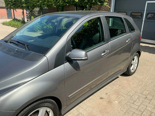 Mercedes-benz b-klasse personenauto - afbeelding 9 van  24