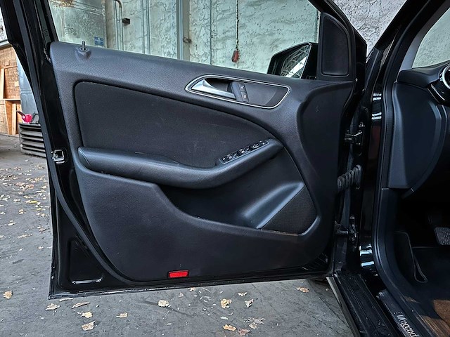 Mercedes-benz b180 ambition b-klasse 122pk 2012, 97-xkz-4 - afbeelding 21 van  38