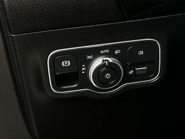 Mercedes-benz b180 business amg | p-471-pl - afbeelding 9 van  57