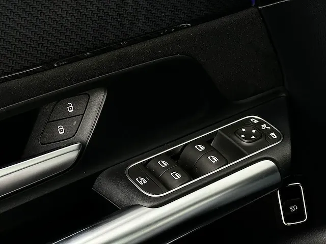 Mercedes-benz b180 business amg | p-471-pl - afbeelding 40 van  57