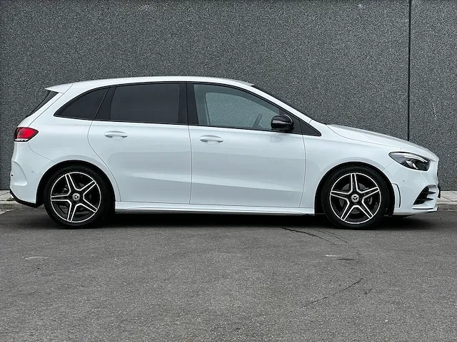 Mercedes-benz b180 business amg | p-471-pl - afbeelding 52 van  57