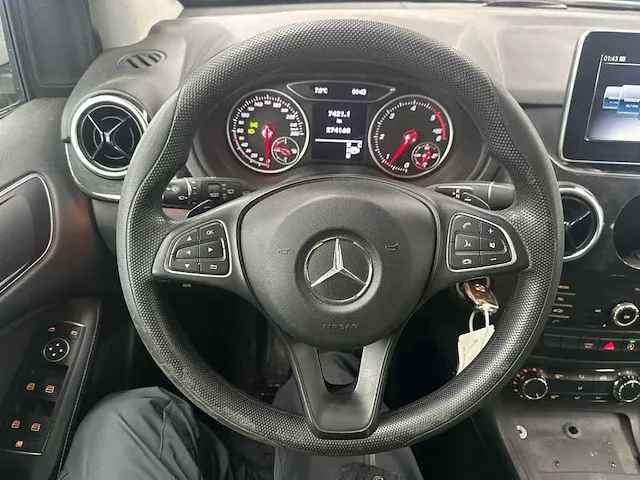 Mercedes-benz b220 d ambition automaat, tl-612-f - afbeelding 2 van  13