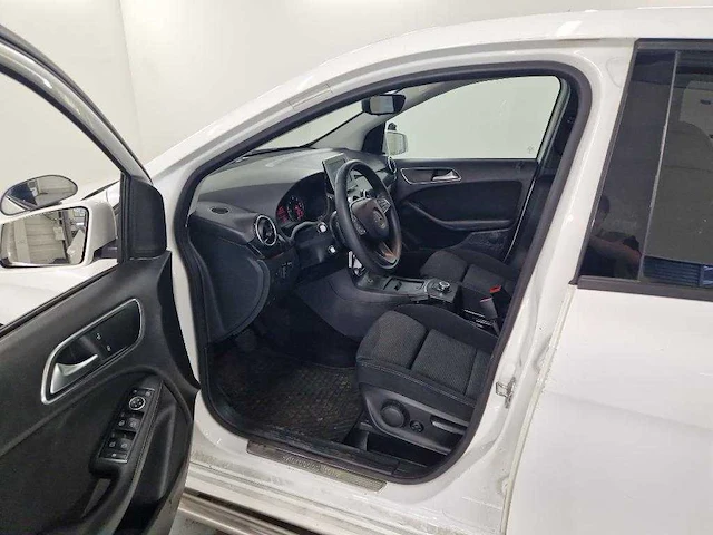 Mercedes-benz b220 d ambition automaat, zl-133-l - afbeelding 5 van  12