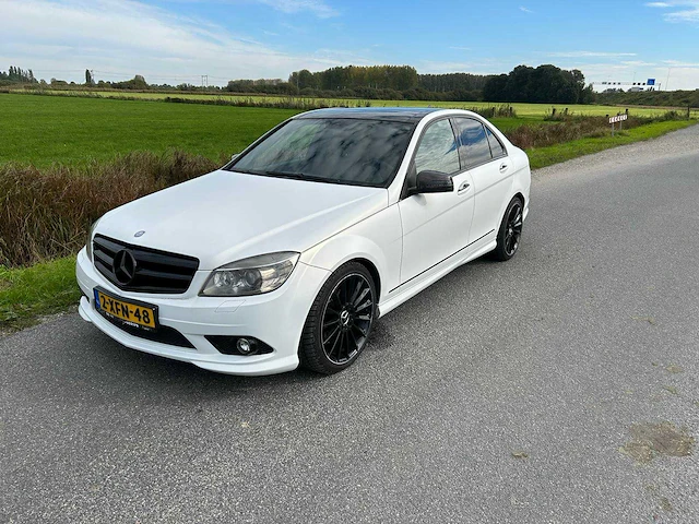 Mercedes-benz c-klasse personenauto - afbeelding 1 van  22