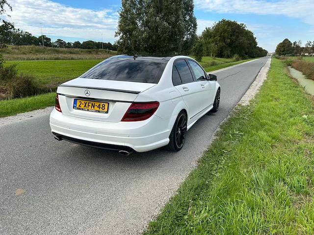 Mercedes-benz c-klasse personenauto - afbeelding 14 van  22