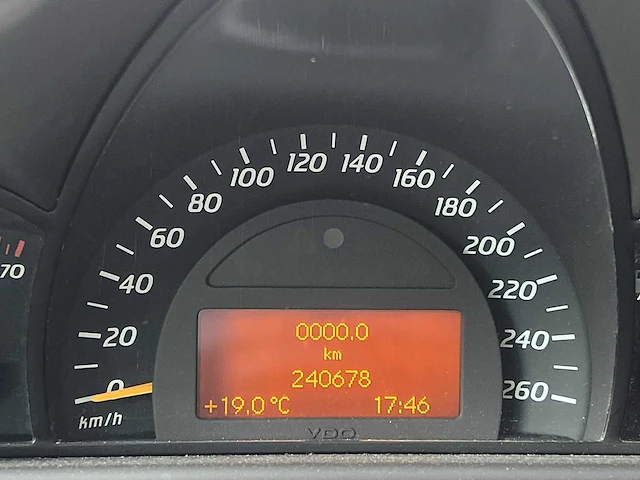 Mercedes-benz c-klasse sportcoupé 180 k. amice 2003 | 76-lz-kg - afbeelding 7 van  33