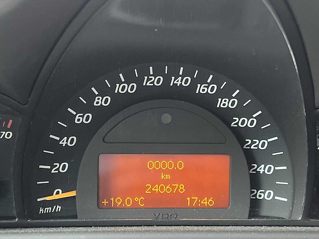 Mercedes-benz c-klasse sportcoupé 180 k. amice 2003 | 76-lz-kg - afbeelding 15 van  33