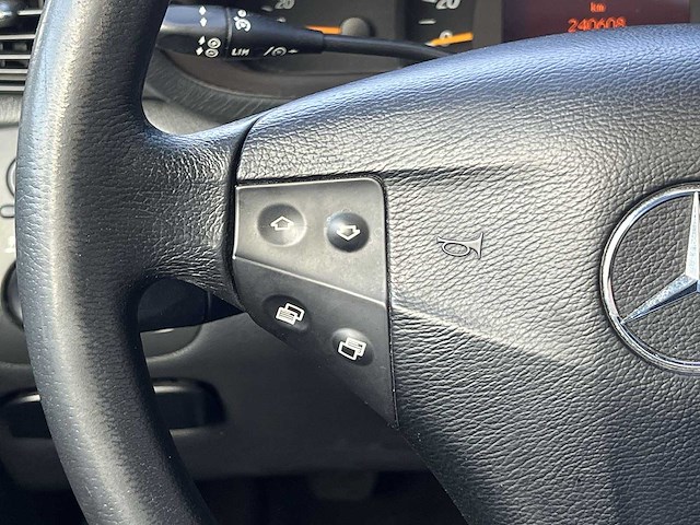 Mercedes-benz c-klasse sportcoupé 180 k. amice 2003 | 76-lz-kg - afbeelding 18 van  33