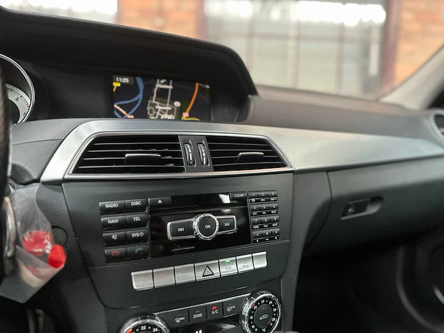 Mercedes-benz c180 cdi business class avantgarde 120pk 2013 c-klasse, 20-zvx-8 - afbeelding 28 van  65