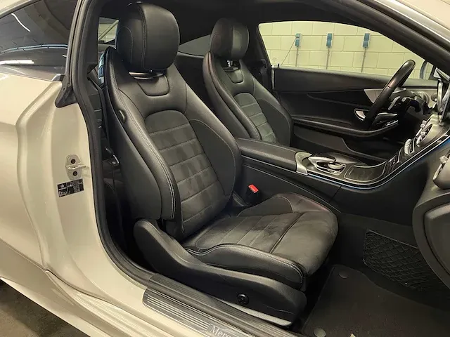 Mercedes-benz c250 amg coupé prestige 211pk 2016 c-klasse, xt-655-t - afbeelding 49 van  63