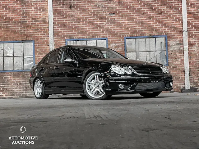 Mercedes-benz c55 amg 5.5 v8 c-klasse 367pk 2006 -youngtimer- - afbeelding 2 van  61