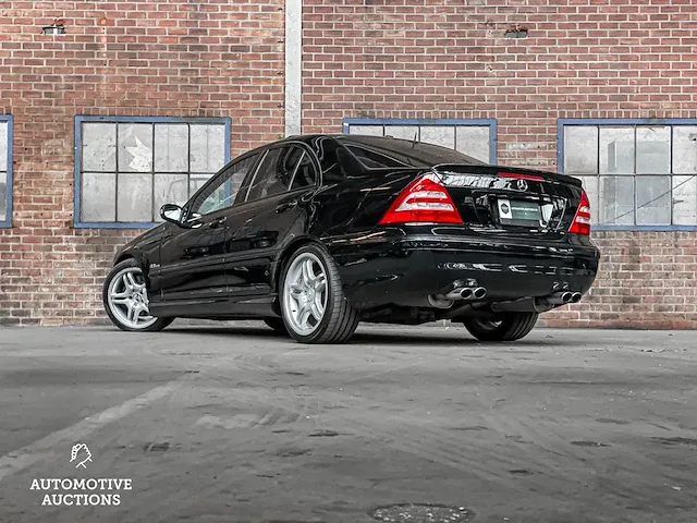 Mercedes-benz c55 amg 5.5 v8 c-klasse 367pk 2006 -youngtimer- - afbeelding 18 van  61