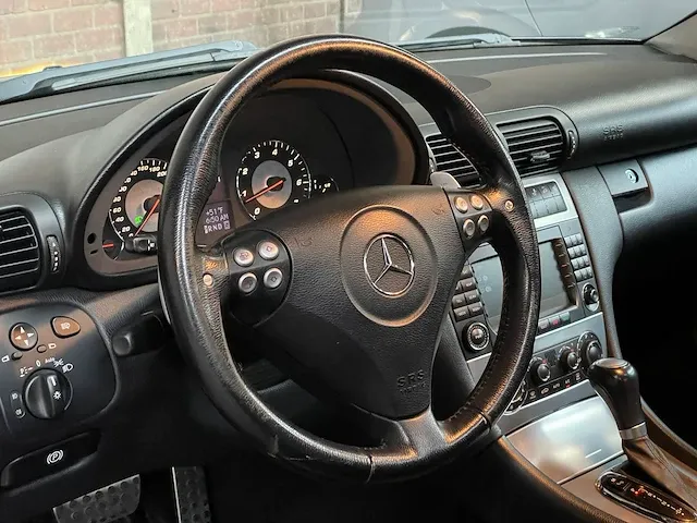 Mercedes-benz c55 amg 5.5 v8 c-klasse 367pk 2006 -youngtimer- - afbeelding 24 van  61