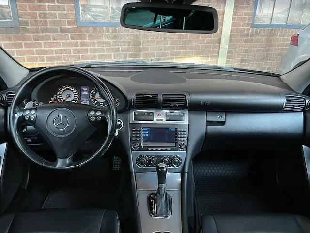 Mercedes-benz c55 amg 5.5 v8 c-klasse 367pk 2006 -youngtimer- - afbeelding 26 van  61