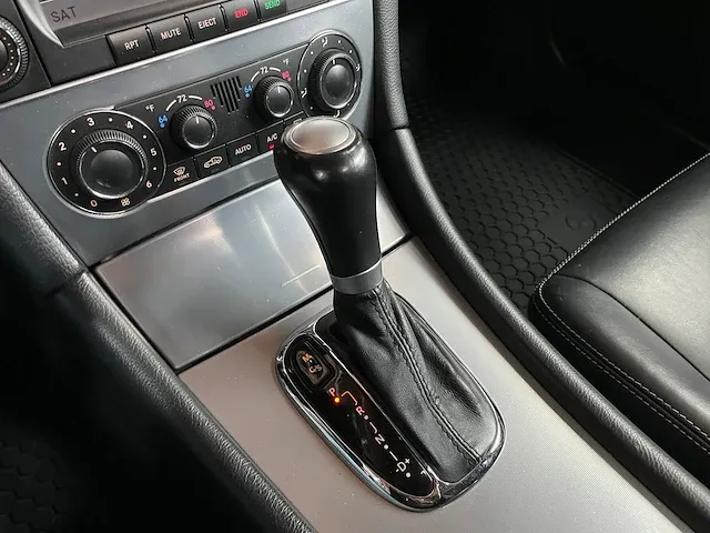 Mercedes-benz c55 amg 5.5 v8 c-klasse 367pk 2006 -youngtimer- - afbeelding 36 van  61