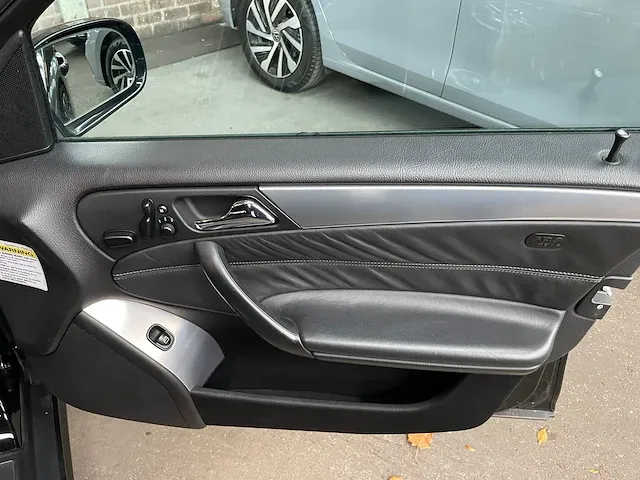 Mercedes-benz c55 amg 5.5 v8 c-klasse 367pk 2006 -youngtimer- - afbeelding 41 van  61