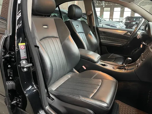 Mercedes-benz c55 amg 5.5 v8 c-klasse 367pk 2006 -youngtimer- - afbeelding 49 van  61