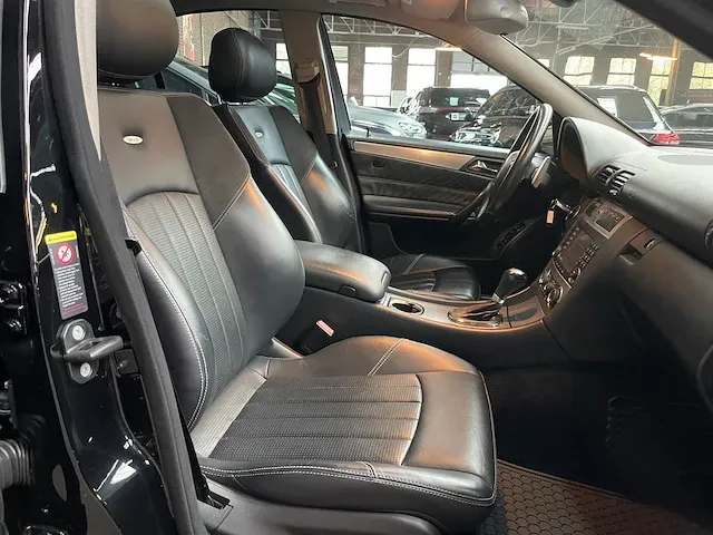 Mercedes-benz c55 amg 5.5 v8 c-klasse 367pk 2006 -youngtimer- - afbeelding 50 van  61