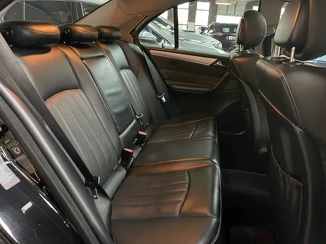 Mercedes-benz c55 amg 5.5 v8 c-klasse 367pk 2006 -youngtimer- - afbeelding 52 van  61