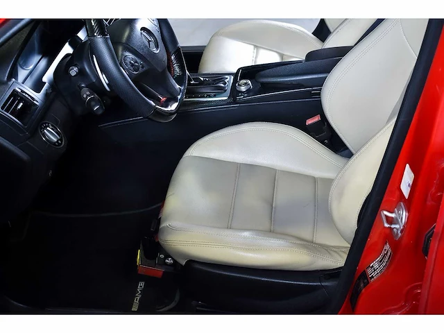 Mercedes-benz c63 amg sedan 6,3l v8 - 2009 - afbeelding 42 van  73