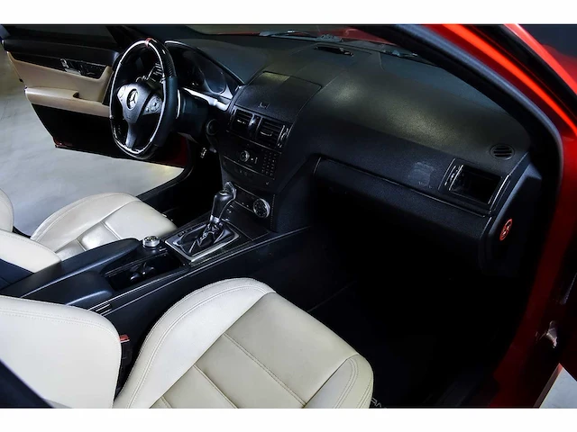 Mercedes-benz c63 amg sedan 6,3l v8 - 2009 - afbeelding 53 van  73