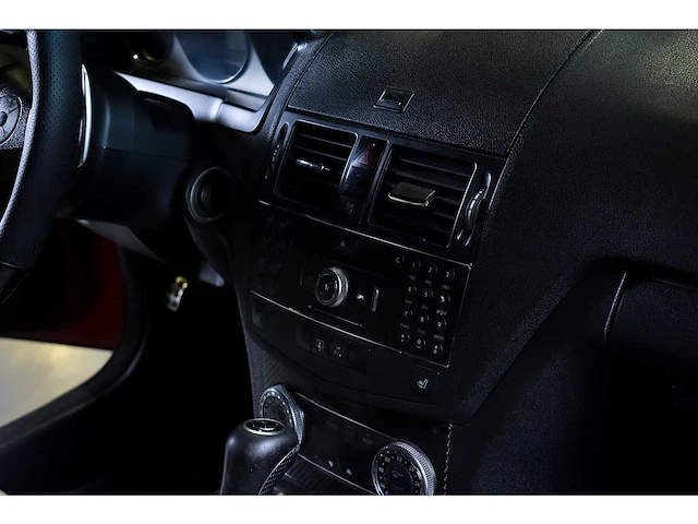 Mercedes-benz c63 amg sedan 6,3l v8 - 2009 - afbeelding 54 van  73