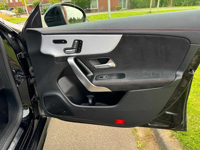 Mercedes-benz cla-klasse 180 amg business solution pano full options 1e eigenaar k-647-rg! - afbeelding 5 van  35
