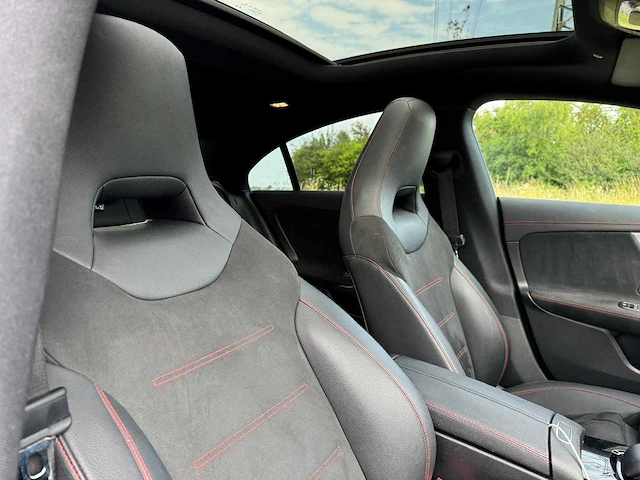 Mercedes-benz cla-klasse 180 amg business solution pano full options 1e eigenaar k-647-rg! - afbeelding 6 van  35
