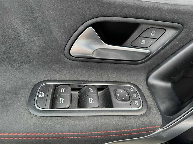 Mercedes-benz cla-klasse 180 amg business solution pano full options 1e eigenaar k-647-rg! - afbeelding 7 van  35