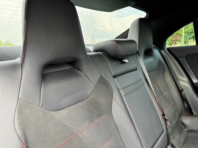 Mercedes-benz cla-klasse 180 amg business solution pano full options 1e eigenaar k-647-rg! - afbeelding 22 van  35