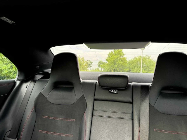 Mercedes-benz cla-klasse 180 amg business solution pano full options 1e eigenaar k-647-rg! - afbeelding 29 van  35