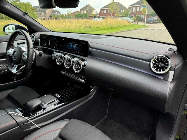 Mercedes-benz cla-klasse 180 amg business solution pano full options 1e eigenaar k-647-rg! - afbeelding 35 van  35