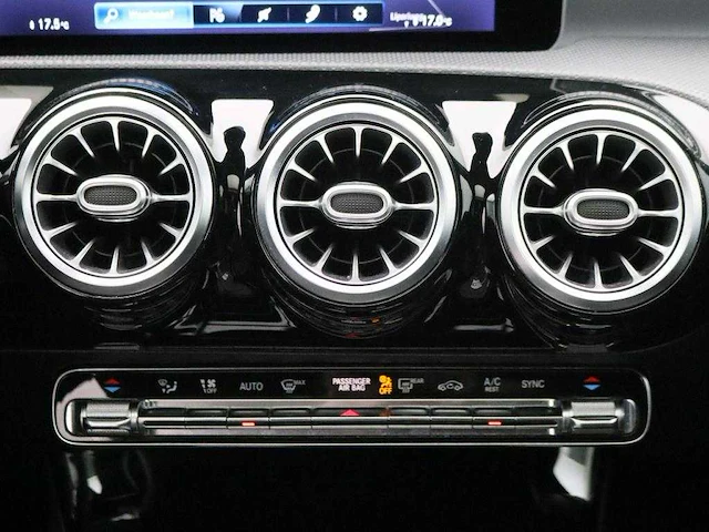 Mercedes-benz cla-klasse 180 business solution amg | zj-296-k - afbeelding 3 van  19