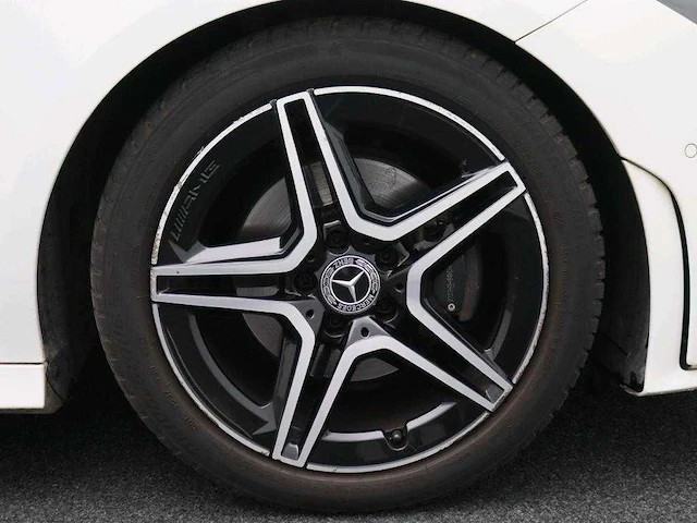 Mercedes-benz cla-klasse 180 business solution amg | zj-296-k - afbeelding 4 van  19