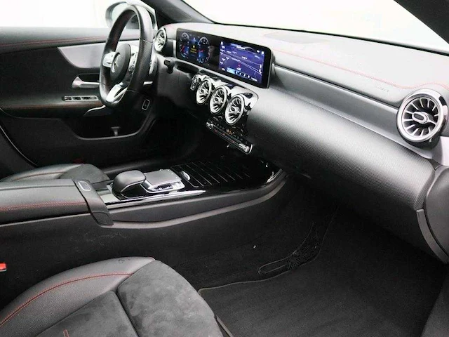 Mercedes-benz cla-klasse 180 business solution amg | zj-296-k - afbeelding 7 van  19