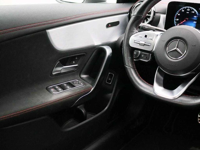 Mercedes-benz cla-klasse 180 business solution amg | zj-296-k - afbeelding 17 van  19