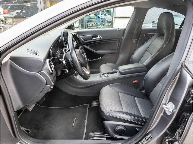 Mercedes-benz cla-klasse 180 cdi lease edition automaat 2015 amg pakket half leer xenon getint glas, 7-zng-26 - afbeelding 3 van  25