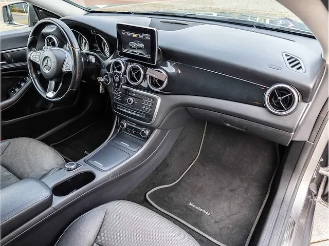 Mercedes-benz cla-klasse 180 cdi lease edition automaat 2015 amg pakket half leer xenon getint glas, 7-zng-26 - afbeelding 5 van  25