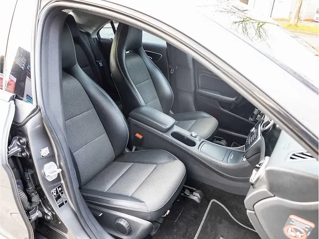 Mercedes-benz cla-klasse 180 cdi lease edition automaat 2015 amg pakket half leer xenon getint glas, 7-zng-26 - afbeelding 16 van  25