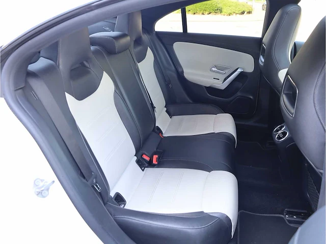 Mercedes-benz cla-klasse 180 d premium plus automaat 2019, gvt-84-p - afbeelding 26 van  38